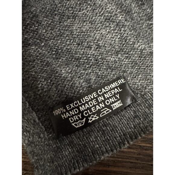 100% Cashmere Poncho Travel Wrap Women’s One Size Gray Cream Stripe - Picture 4 of 8